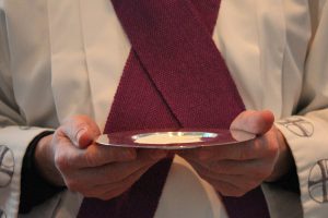 holy-communion-1146944_1920